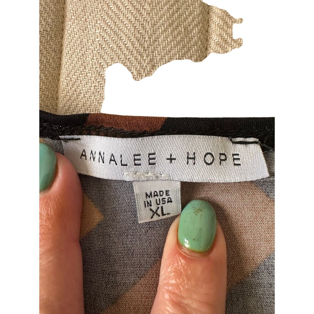 Annalee + Hope - Geometric Tunic Brown-Multi / XL - Picture 4 of 6